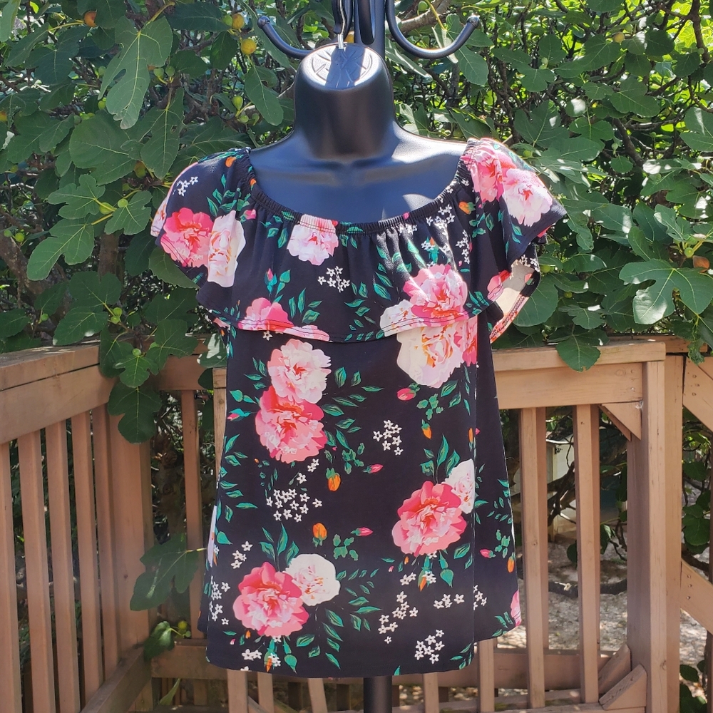 🎁Cute floral top